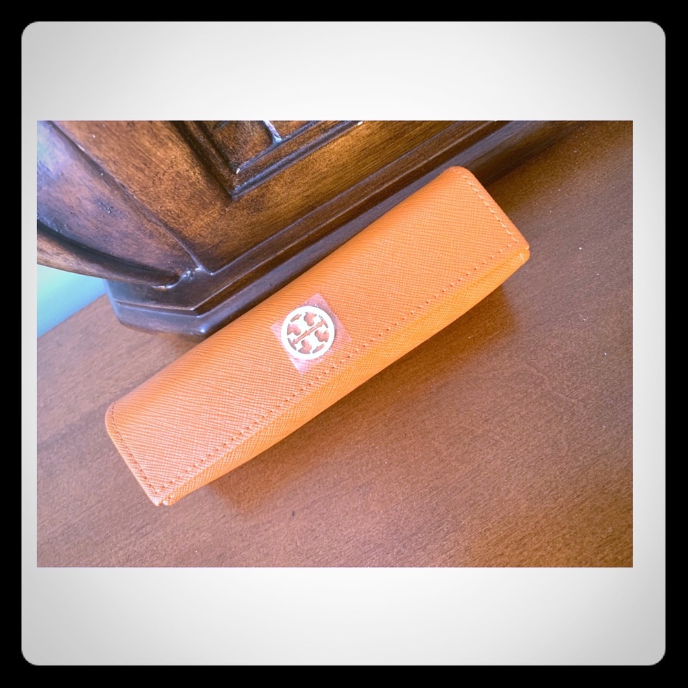 🆕 Tory Burch Eyeglass case w/cloth